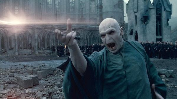 1. Voldemort, Hogwarts Savaşı'nda öldüğünde 71 yaşındaydı.