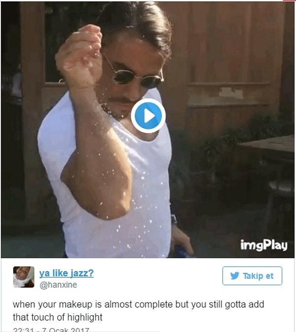 8. "Когда твой макияж почти завершен, но ты все-таки должна добавить легкое сияние хайлайтера"