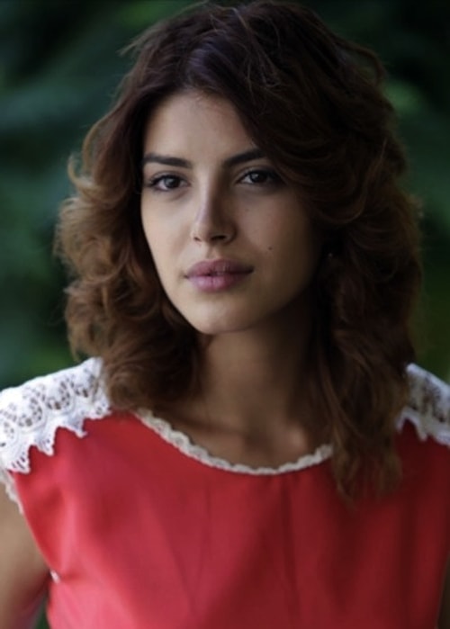 Charlotte Hale (Tessa Thompson) - Deniz Baysal