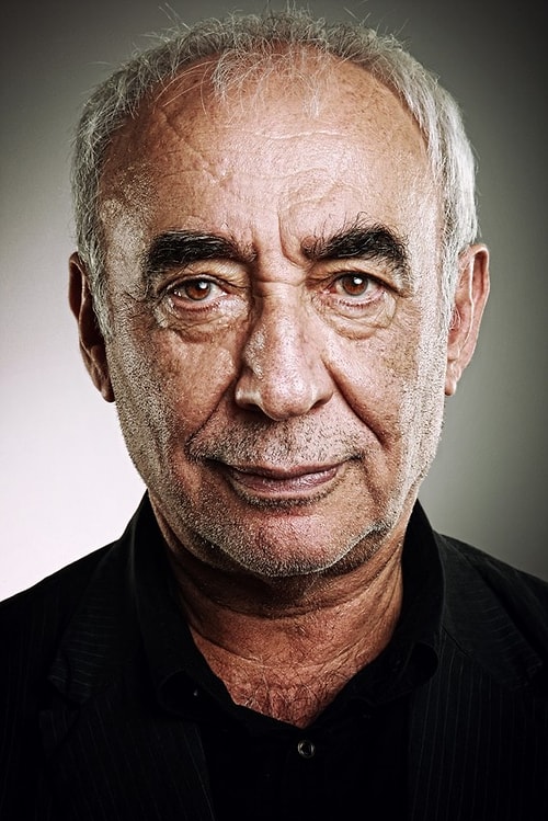 Türk sinemasının efsane oyuncusu Şener Şen ve Eşkıya filmindeki Keje, Ekmek Teknesi dizisindeki Ayhan hanım rolleriyle Sermin Hürmeriç.