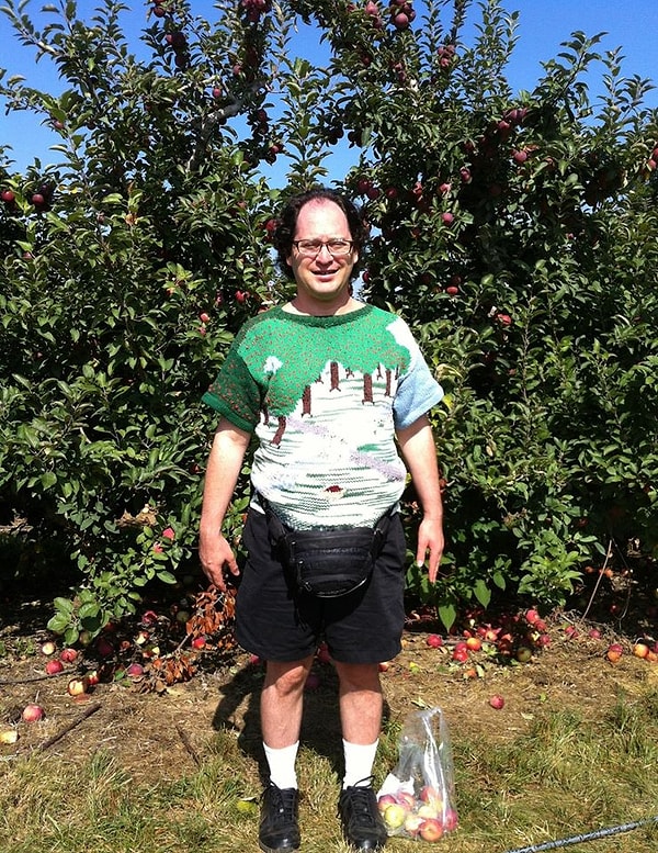 1. Sam Barsky впервые связал свитер в 1999 году.