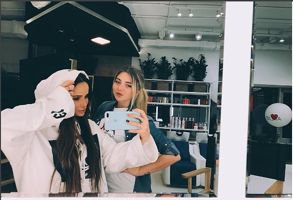 9. Что касается самой Айзы, то она утверждает, что похудела скорее из-за стресса и в целом чувствует себя неважно.