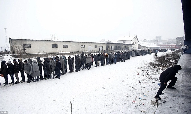 Doğu Avrupa'yı vuran soğuk dalga sığınmacılara ve göçmenlere neredeyse yaşam hakkı tanımıyor.