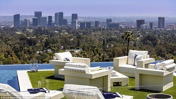 Los Angeles'in Bel Air kısmını tamamen ayaklar altına seriyor. Bu fiyatla dünya üzerinde yalnızca 1,810 milyarderin parası bu eve yetebilecek durumda.