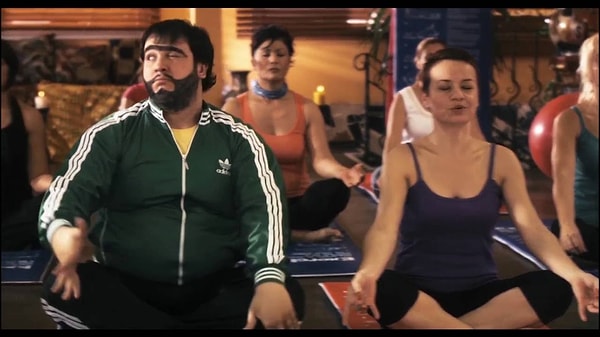 Recep İvedik 2'deki yoga sahnesi biplendi.