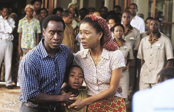 20. Hotel Rwanda (2004) | IMDb: 8,1