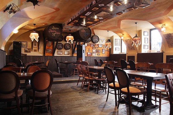 10. "Барслона", ул. Рубинштейна, 26