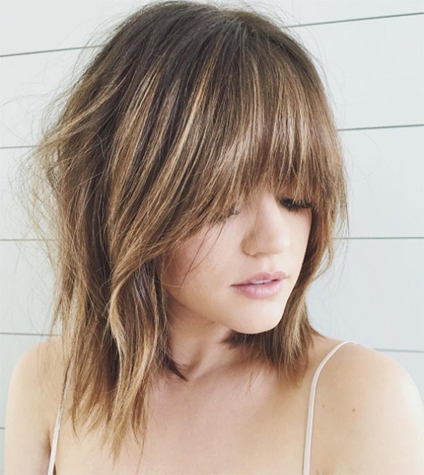 Основная причина ее востребованности – она подходит любой форме лица и типу волос.