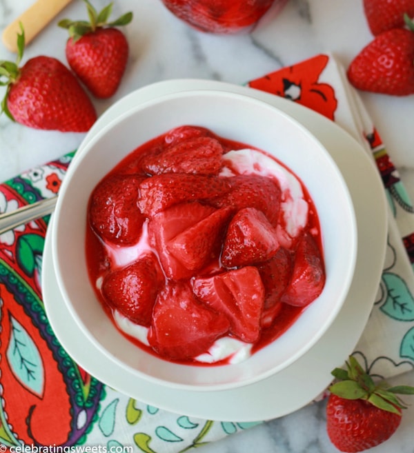 3. Жареная клубника с мороженым