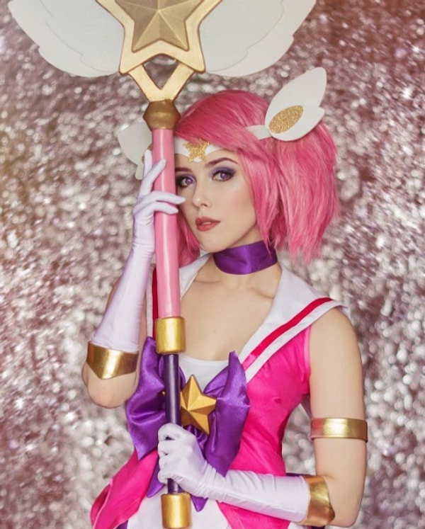 16. Люкс из "Лига Легенд"