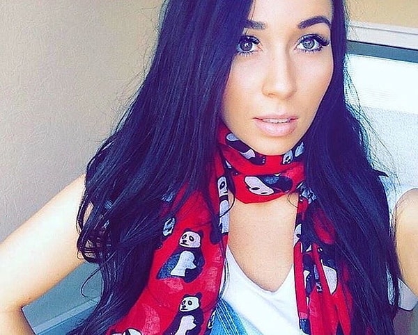 6. Выдвинули целых три версии: музыкальный менеджер Нина, Настя Дворянская, которую Алексей считается своей «крестной дочерью», и Мисс Россия Женя Дравина.