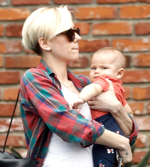 8. В 2014 году состоялась закрытая церемония бракосочетания, а позже на свет появился их первый ребенок – дочь Роуз Дороти.