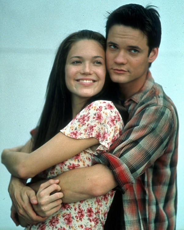 В честь юбилея фильма, мы решили подобрать 13 самых полюбившихся зрителям моментов.