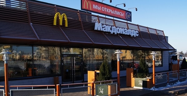 9. Макдоналдс открывает новый ресторан каждые 4 часа