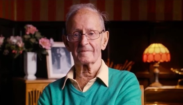 1. На Facebook стало невероятно популярным видео, на котором Джон рассказывает о том дне, когда он понял, что его будущая жена и есть та самая «единственная».