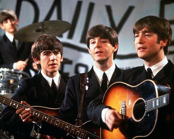 7. Granada TV’nin “Late Scene Extra” şovunda The Beatles. Manchester, İngiltere, 1963