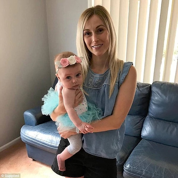 12. С течением времени органы Азалии будут полностью вставлены внутрь, а пока она находится под присмотром докторов