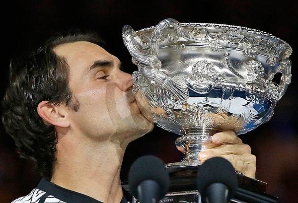 Federer, son Grand Slam şampiyonluğunu 2012 Wimbledon'da elde etmişti. Avustralya Açık, 35 yaşındaki tenisçinin 5 yıl sonra elde ettiği ilk Grand Slam şampiyonluğu oldu.