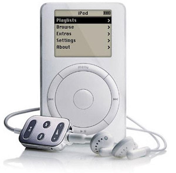 24. Apple ikinci jenerasyon iPod'u piyasaya sürdü, inanılmaz 20 GB'lık kapasitesiyle.
