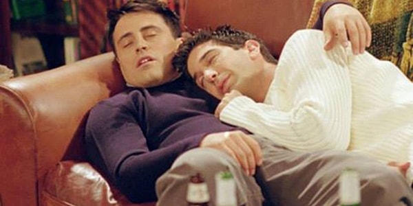 17. Вы можете случайно задремать во время скучного разговора