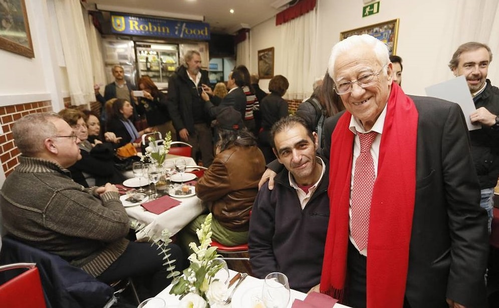 Robin Hood Burada! Madrid’de Müşteriden Aldığı Parayla Evsizleri Ücretsiz Doyuran Restoran