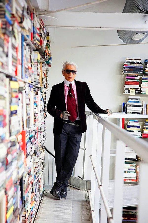 Modacı Karl Lagerfeld'in dediği gibi "Satın aldığınız her kitapla birlikte onu okuyacak zamanı da satın almalısınız..."