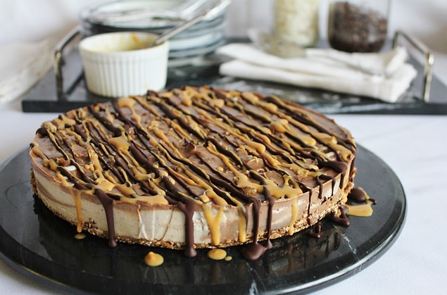 8. Muz ve çikolatanın aşkı waffle'da değil cheesecake'de buluşuyor!
