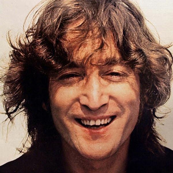 17. Stephen King, John Lennon'ı öldürdü.