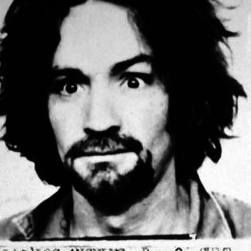 Charles Manson’ın cinayetleri CIA tarafından düzenlenen sosyal bir deneydi.