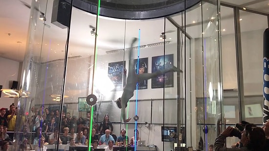 16 Yaşındaki Kızdan Rüzgar Tünelinde Mükemmel Dans Performansı