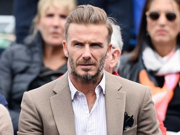 Beckham'a, kraliyetten insanların bulunduğu cemiyetlere "Sir" unvanı alabilmek için büyük bağışlar yapması tavsiye ediliyor. Beckham ise, Birleşik Krallık Hükümeti hakkında "Değerbilmezler" ifadesini kullanıyor.