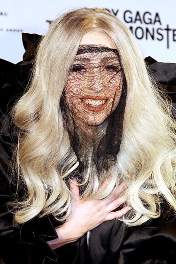 12. Леди Гага и Ники Хилтон