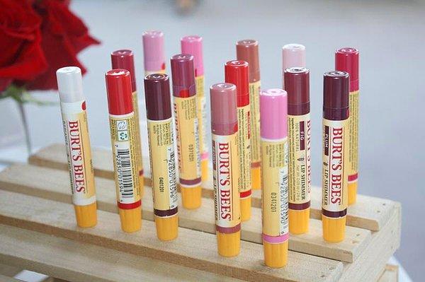 7. Burt's Bees Lip Shimmer ile kış aylarında dudaklarınızı koruyun!