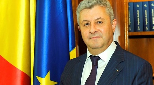 İki bakan ve iktidardaki Sosyal Demokrat Parti'nin yerel kadrolarından birçok isim istifa etmişti.