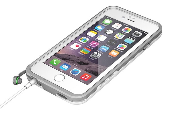 6. В наше время без водонепроницаемого чехла из дома выходить нельзя!