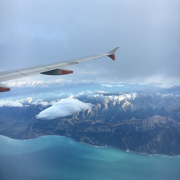 26. Полет в Новой Зеландии. Тут можно четко увидеть глубину воды. Это безумие!