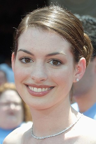 4. Энн Хэтэуэй: 2001 vs 2016.