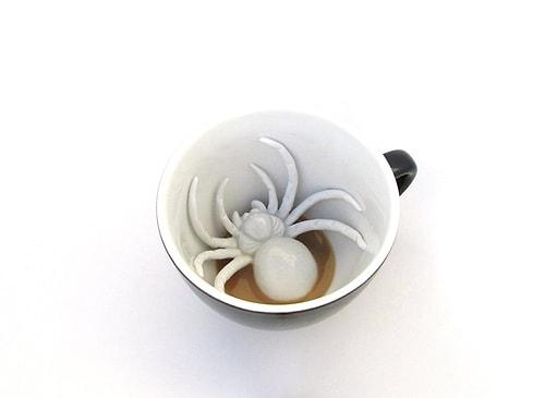 Misafirlerin 2. kahveyi içmesini engelleyecek fincan. 🤗🕷