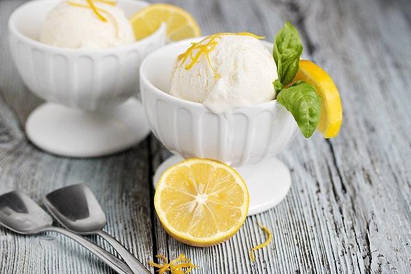 6. Soğuk soğuk ne de güzel olur limonlu dondurma.