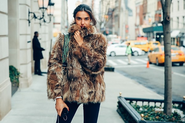 19. Меховые жакеты, если они сделаны из искусственного меха, подчеркнут ваш вкус.