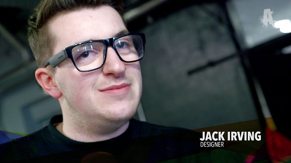 Перед вами дизайнер этих костюмов, Джек Ирвинг, воображению которого можно лишь позавидовать!