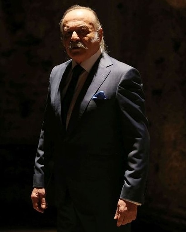 1. Dr. Robert Ford (Anthony Hopkins) - Çetin Tekindor