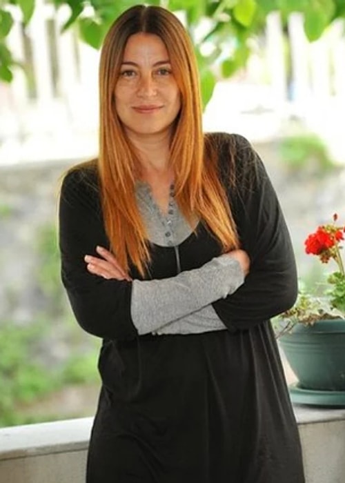 Theresa Cullen (Sidse Babett Knudsen) - Vahide Gördüm