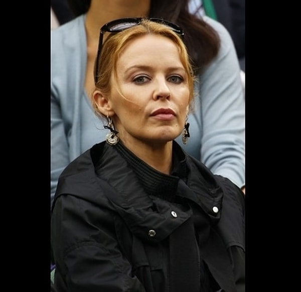 16. Кайли Миноуг боится вешалок