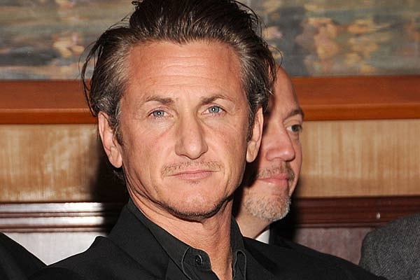 8. Такая знаменитость, как Шон Пенн, не могла остаться без Оскара, не правда ли?