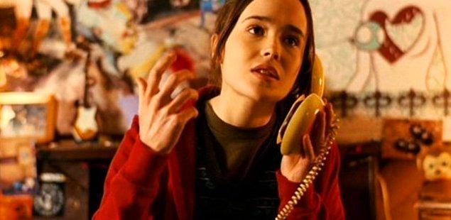 10. Juno’nun hamburger telefonu aslında, filmin senaristi Diablo Cody'e ait olan bir ödüldü.