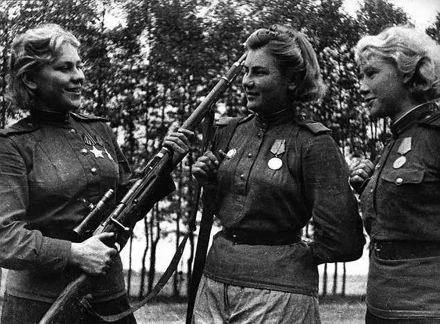 Savaş ilerledikçe, namını da duyurmaya başladı. Öyle ki, 1944 yılında Kanadalı bir gazete, Shanina'yı "Doğu Prusya'nın görünmez terörü" olarak tanımlamıştı.