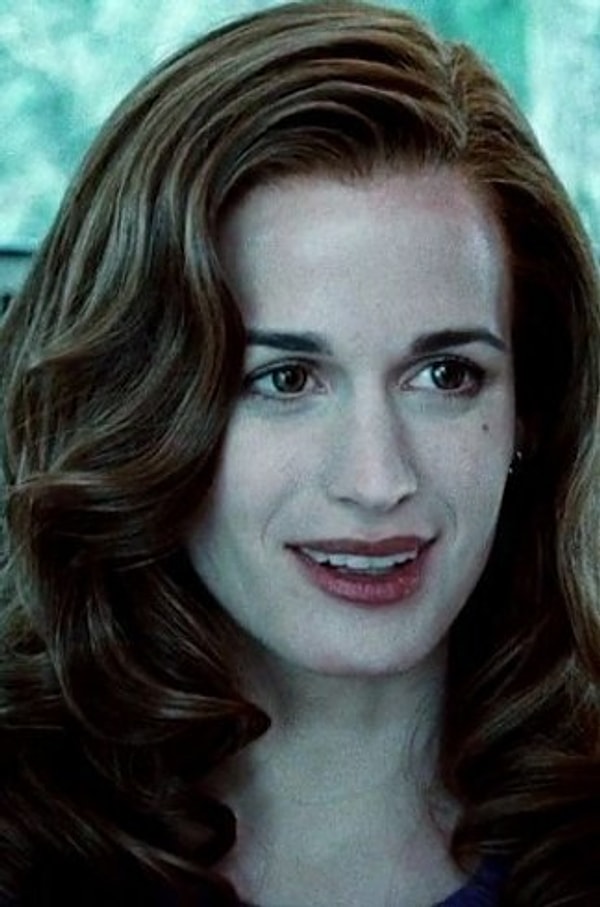 14. Элизабет Ризер (Эсми Каллен)