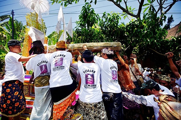 8. Побывать на похоронах на Бали