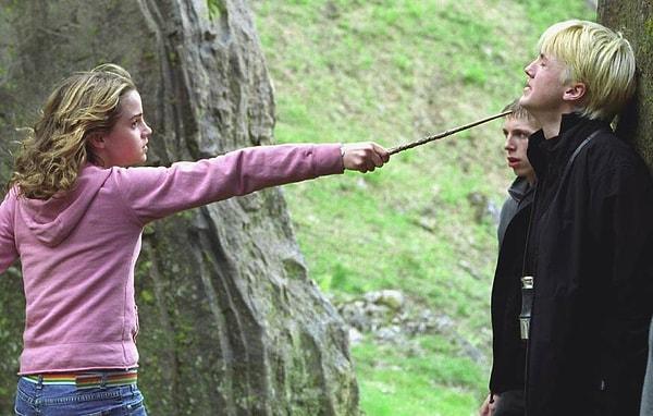 7. Harry Potter'daki rol arkadaşı Tom Felton'a(Draco Malfoy) ilk dört film boyunca platonik olarak aşıktı.